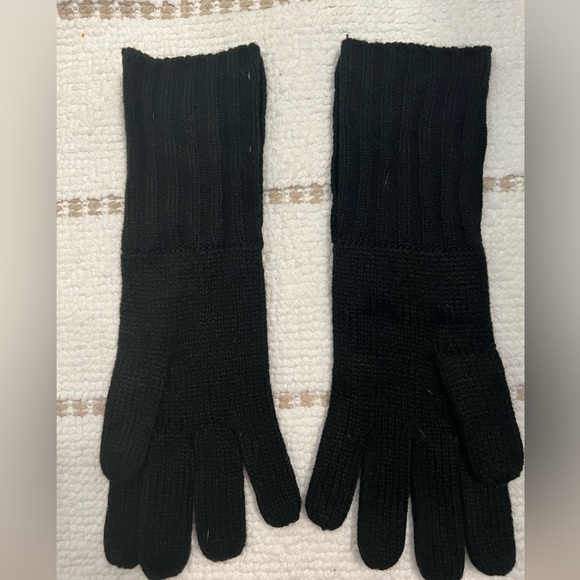 Michael Kors gloves - Picture 3 of 3
